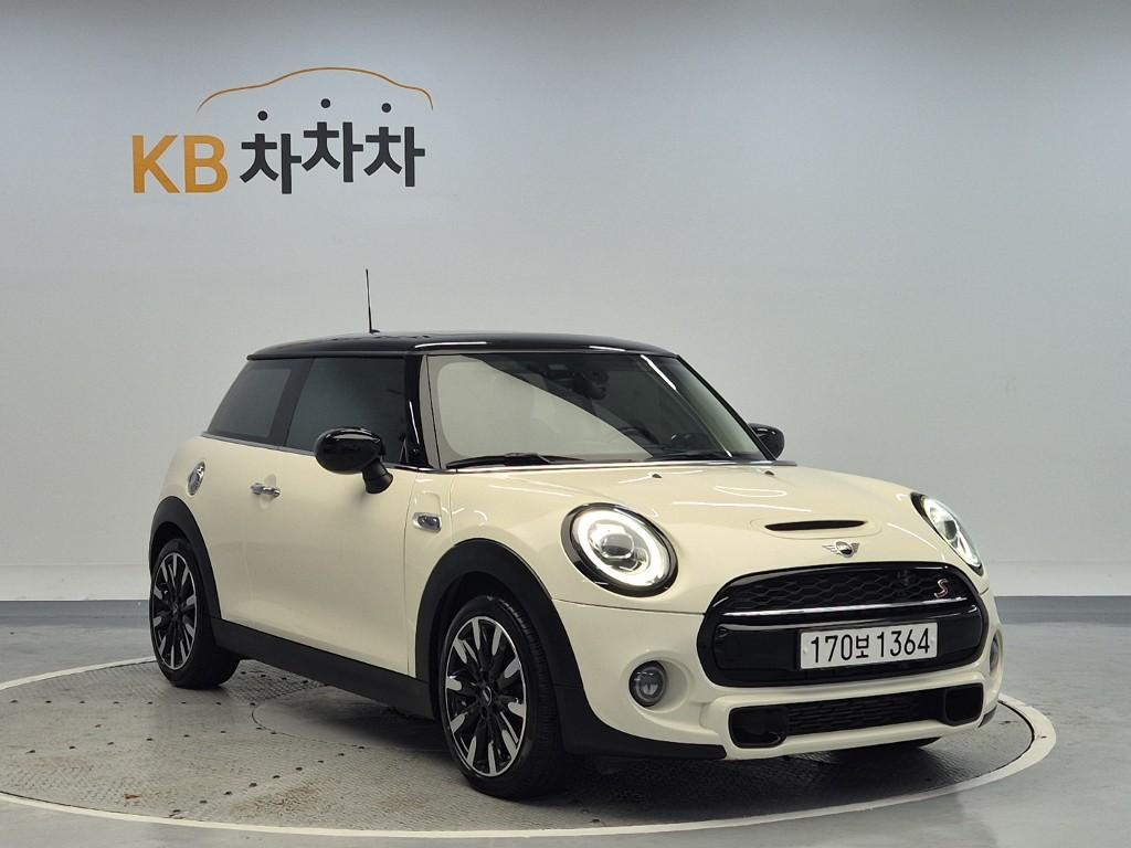 2021 MINI COOPER 