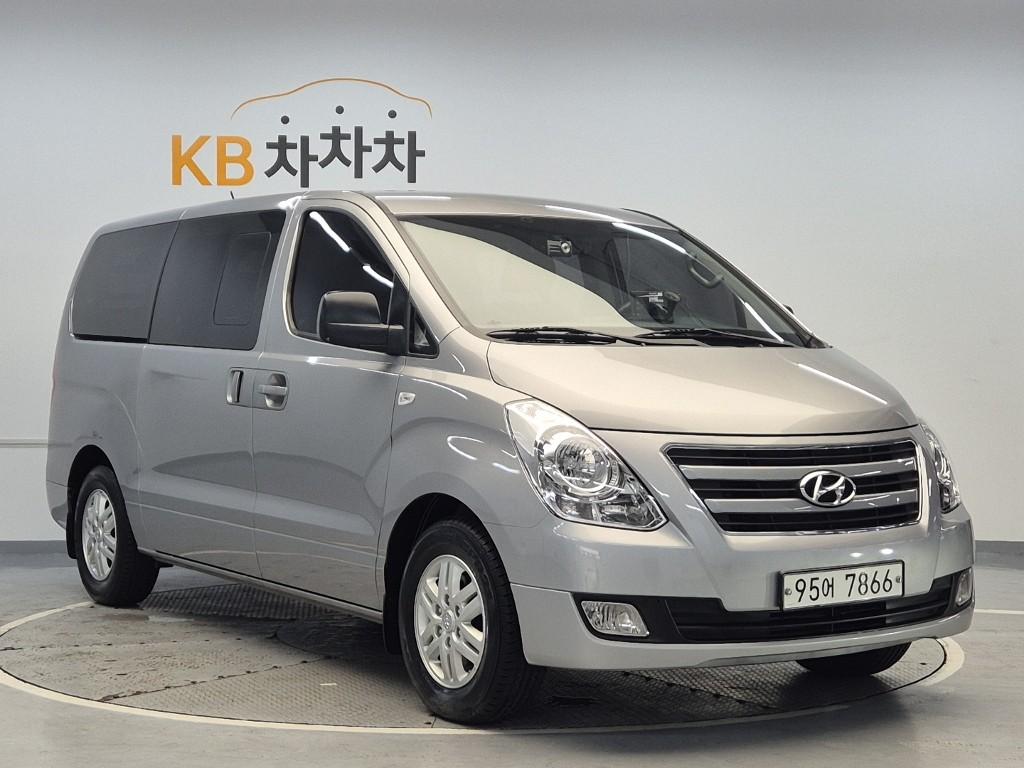 2017 HYUNDAI GRAND STAREX 