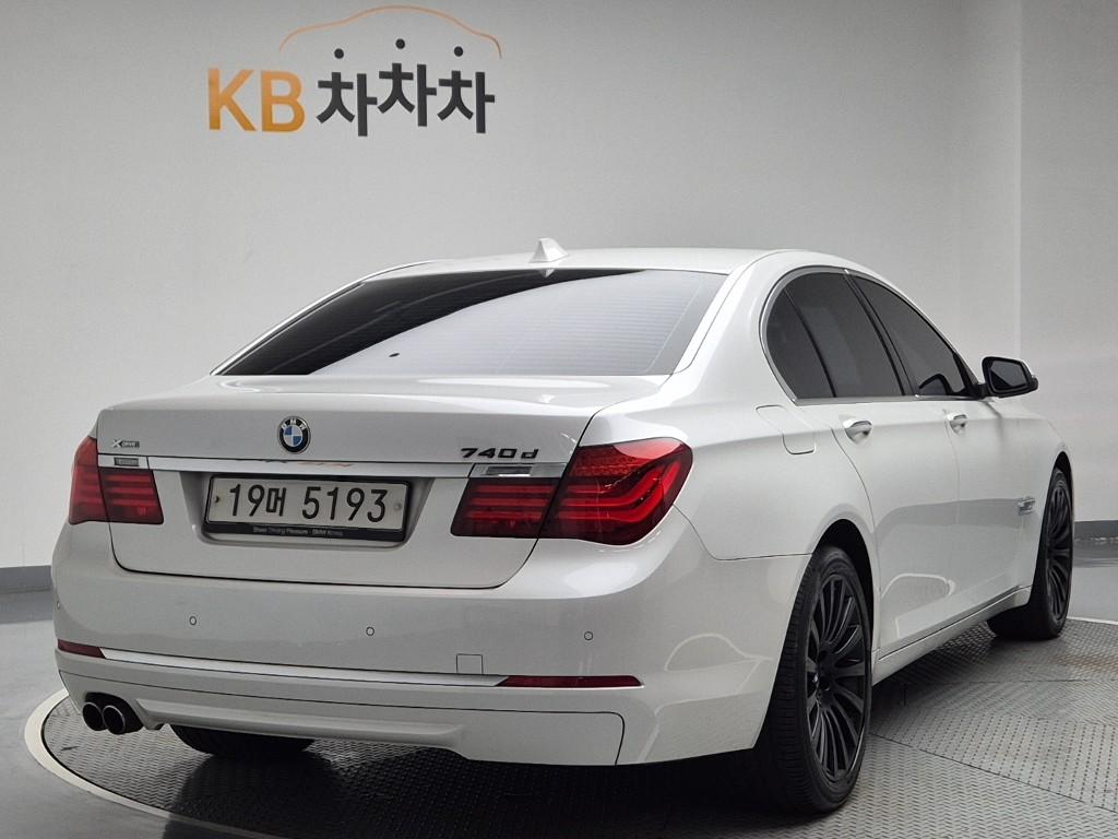 2013 BMW 7 SERIES (5Gen) 