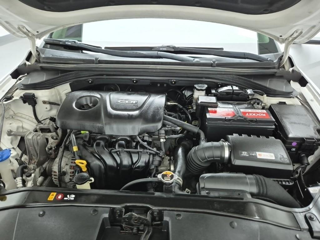 2017 HYUNDAI AVANTE AD 