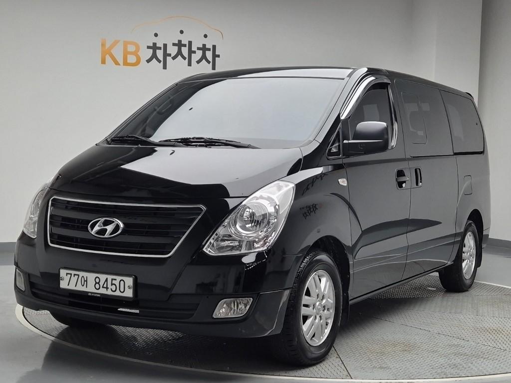 2017 HYUNDAI GRAND STAREX 