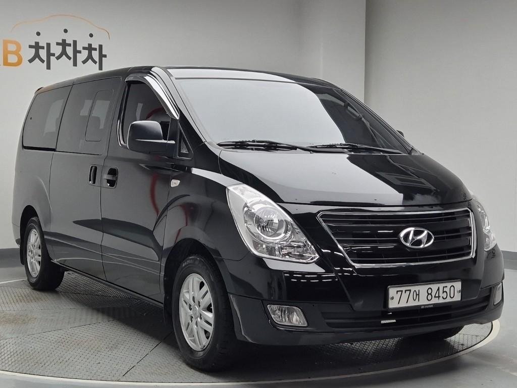 2017 HYUNDAI GRAND STAREX 