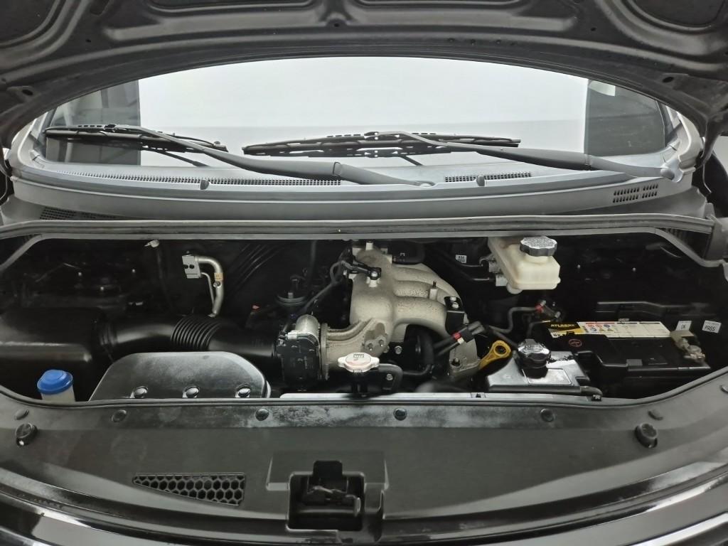 2017 HYUNDAI GRAND STAREX 