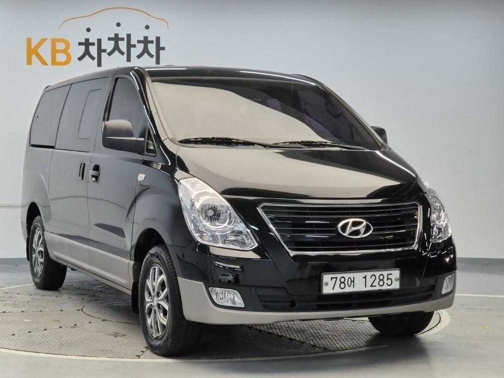 2017 HYUNDAI GRAND STAREX 