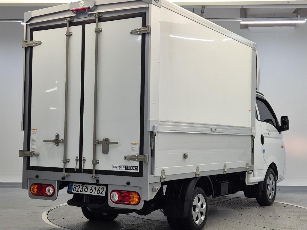 2025 HYUNDAI PORTER II 