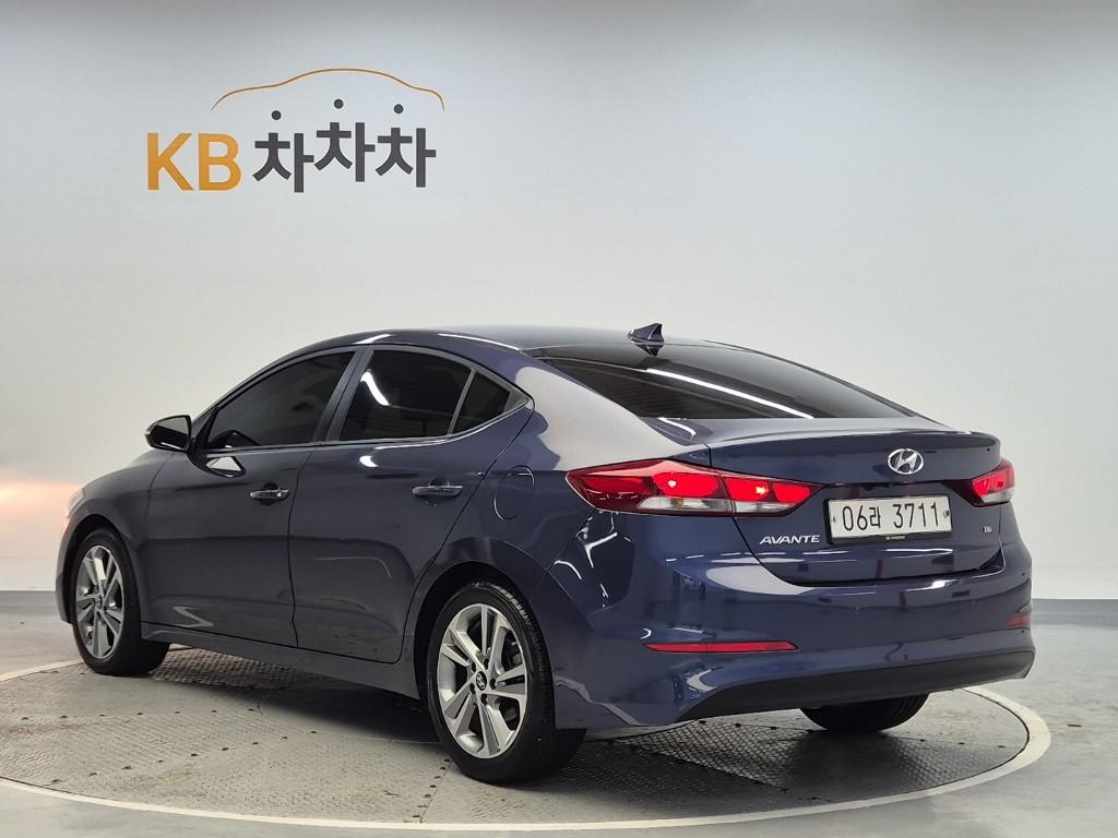 2018 HYUNDAI AVANTE AD 