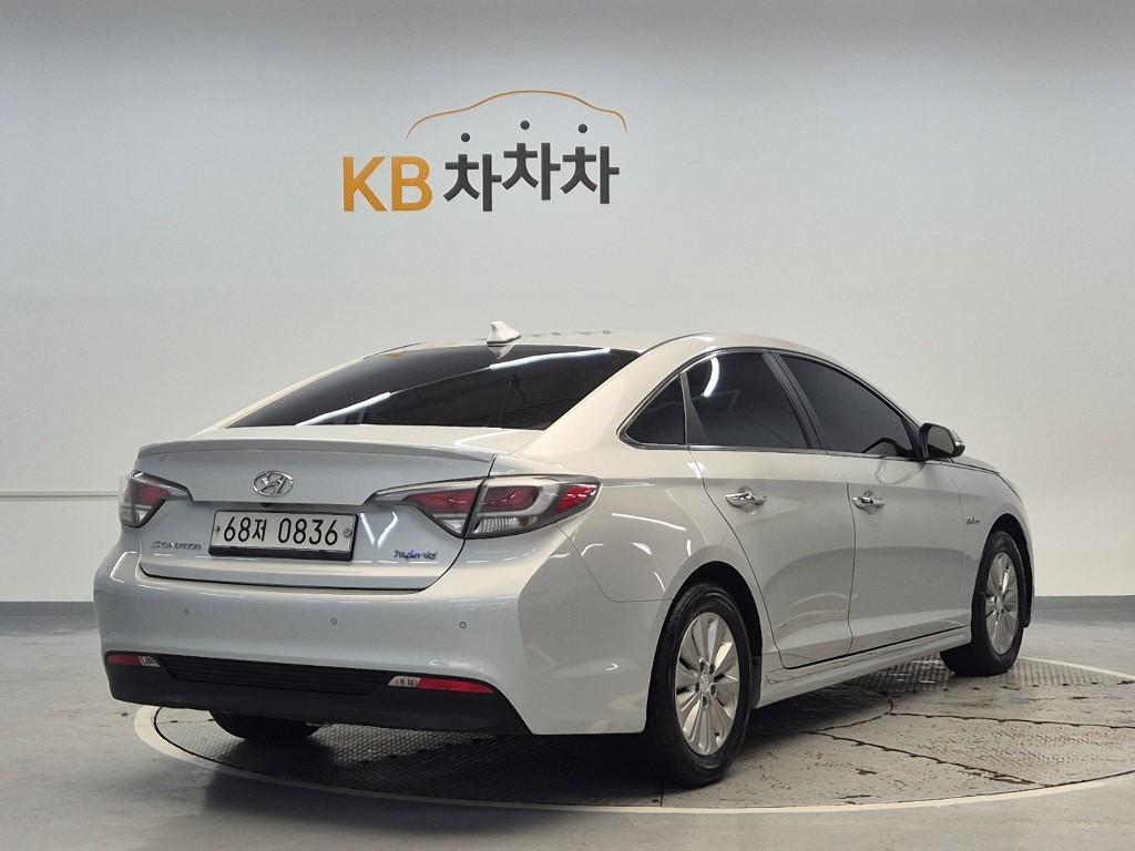 2017 HYUNDAI LF SONATA HYBRID 