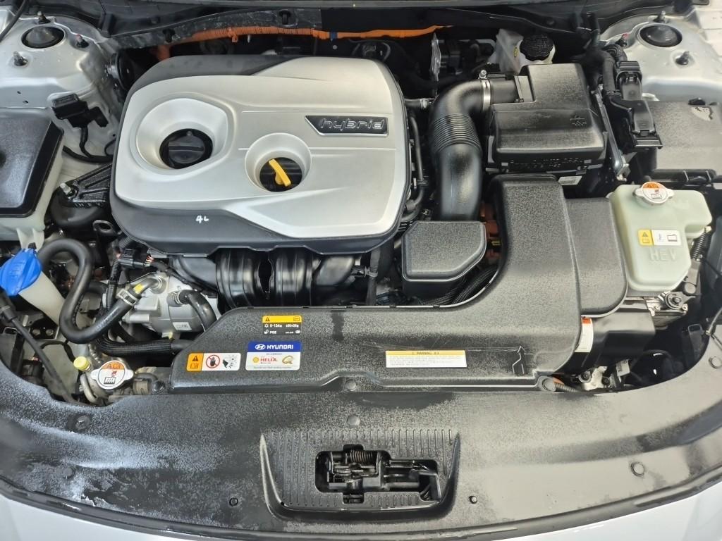 2017 HYUNDAI LF SONATA HYBRID 
