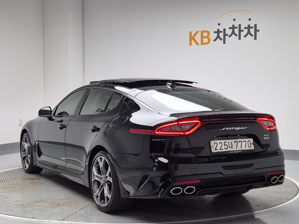 2020 KIA STINGER 