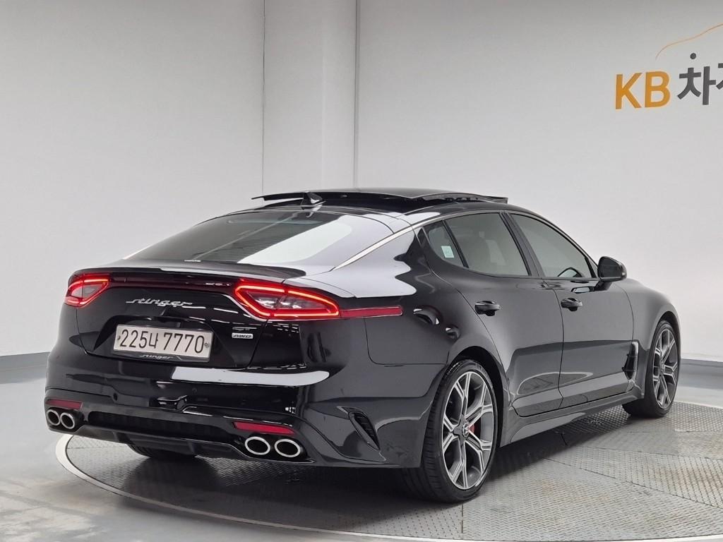 2020 KIA STINGER 