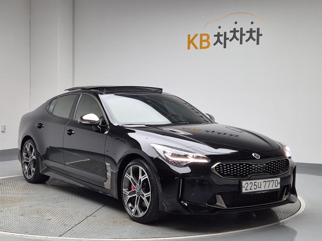 2020 KIA STINGER 