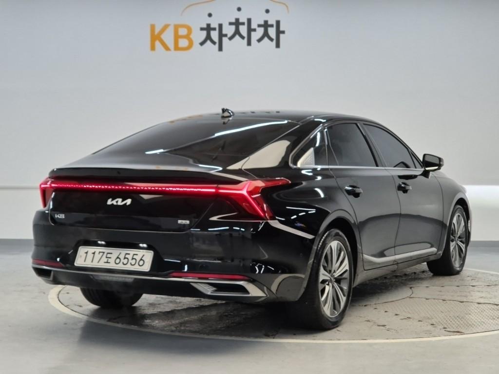 2022 KIA K8 
