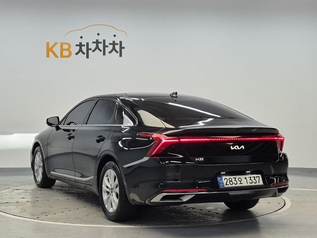 2022 KIA K8 