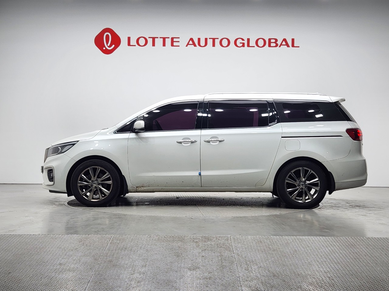 2019 KIA THE NEW CARNIVAL 9seat Diesel Prestige