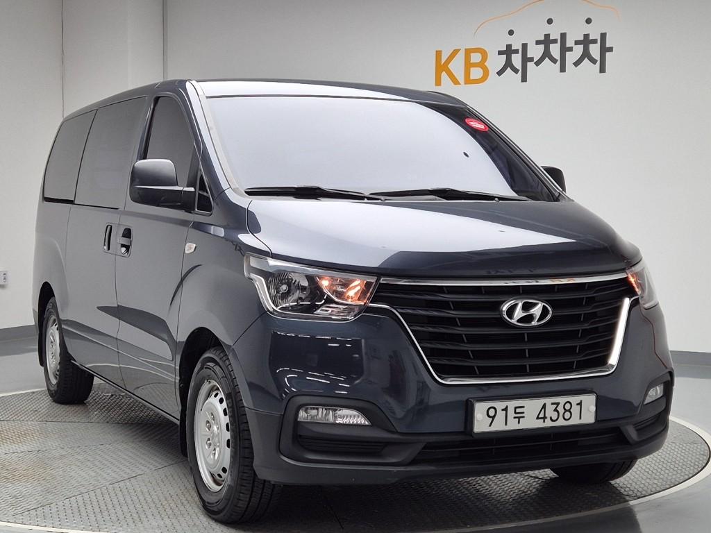 2018 HYUNDAI THE NEW GRAND STAREX 