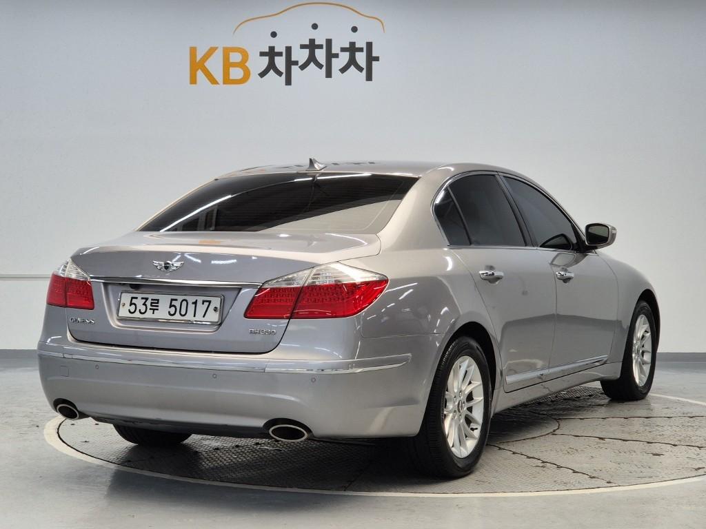 2011 HYUNDAI GENESIS 