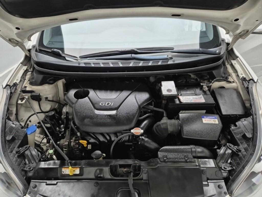 2011 HYUNDAI AVANTE MD 