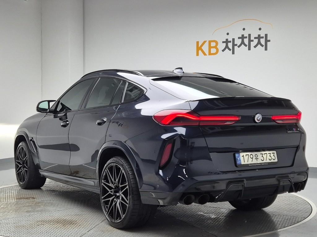 2022 BMW X6M 