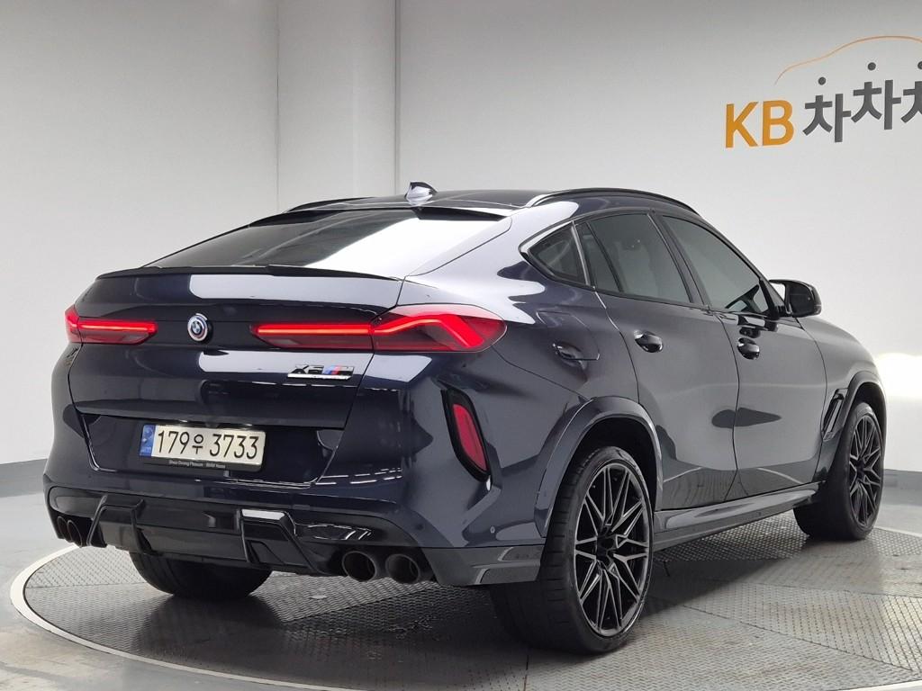 2022 BMW X6M 