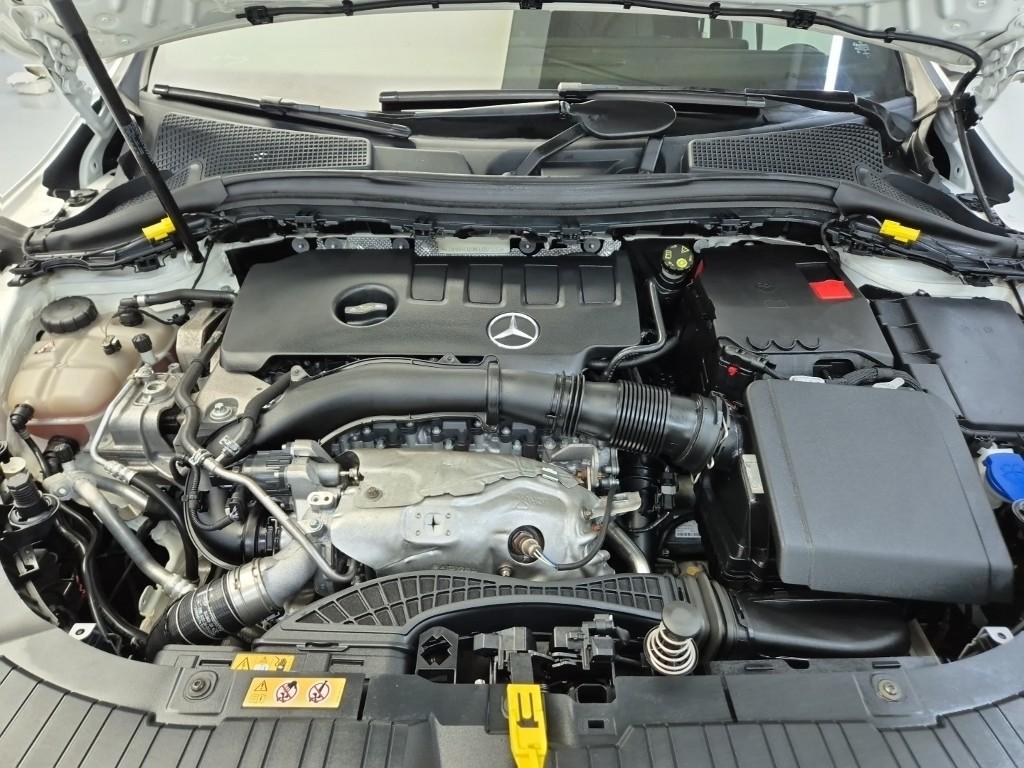 2021 BENZ GLA CLASS (2Gen) 