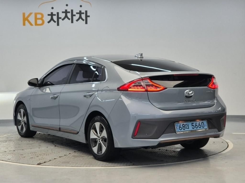 2018 HYUNDAI IONIQ Electric 