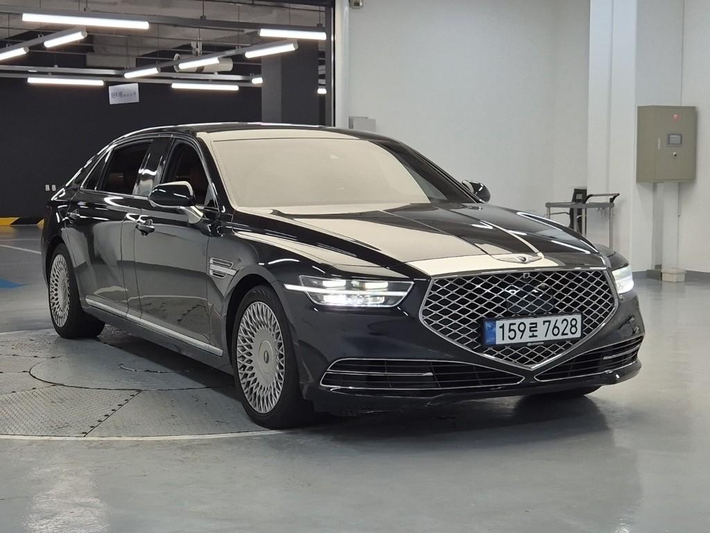 2019 GENESIS G90 