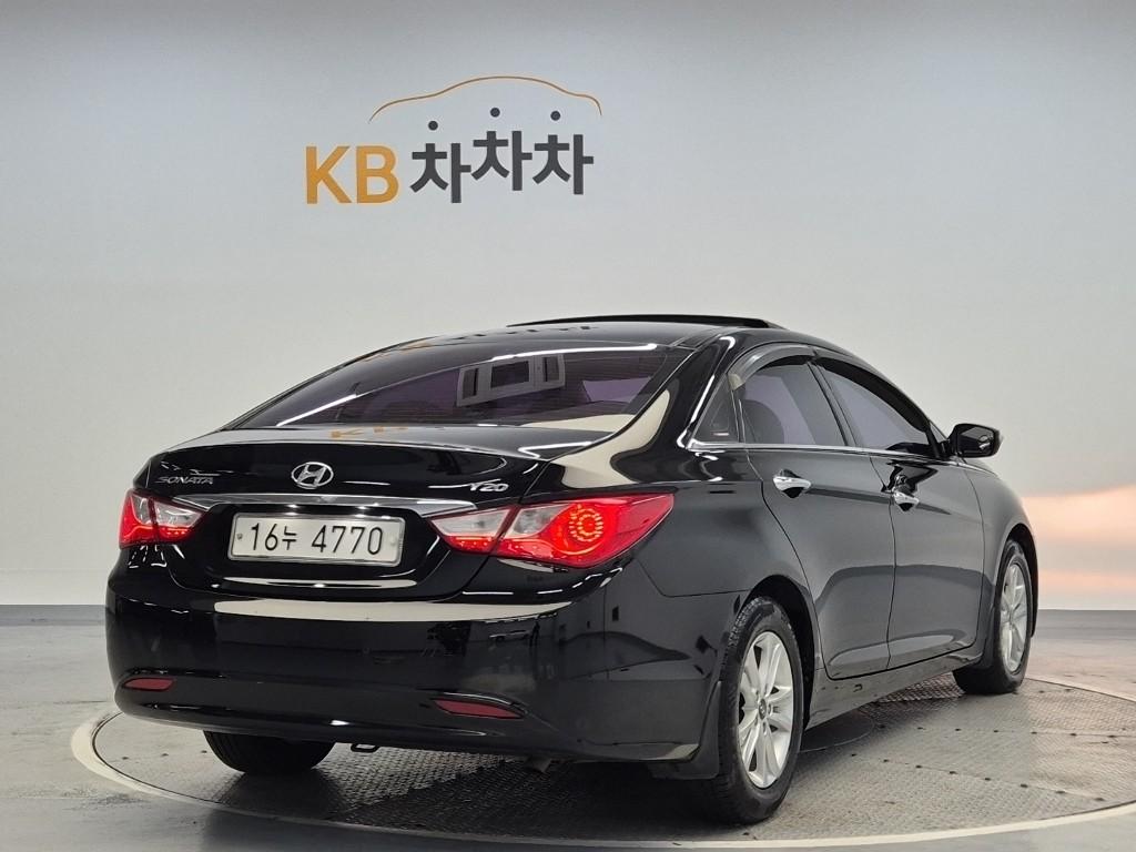 2010 HYUNDAI SONATA (YF) 