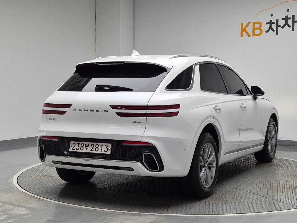 2024 GENESIS GV70 