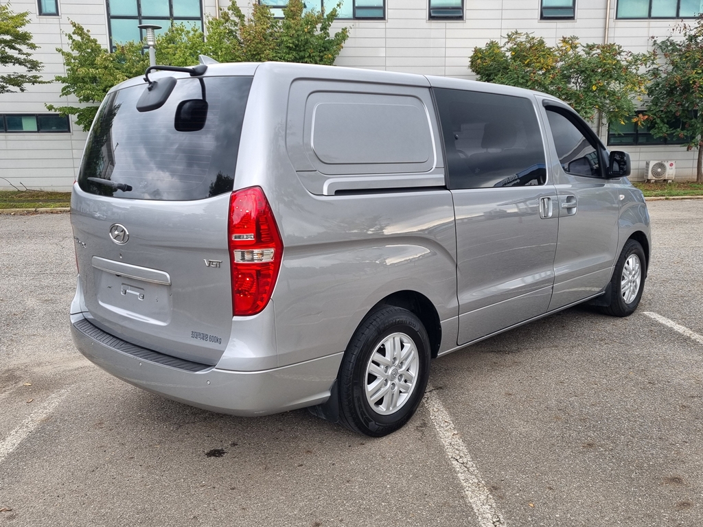 2020 HYUNDAI THE NEW GRAND STAREX 5seat Diesel Van Modern