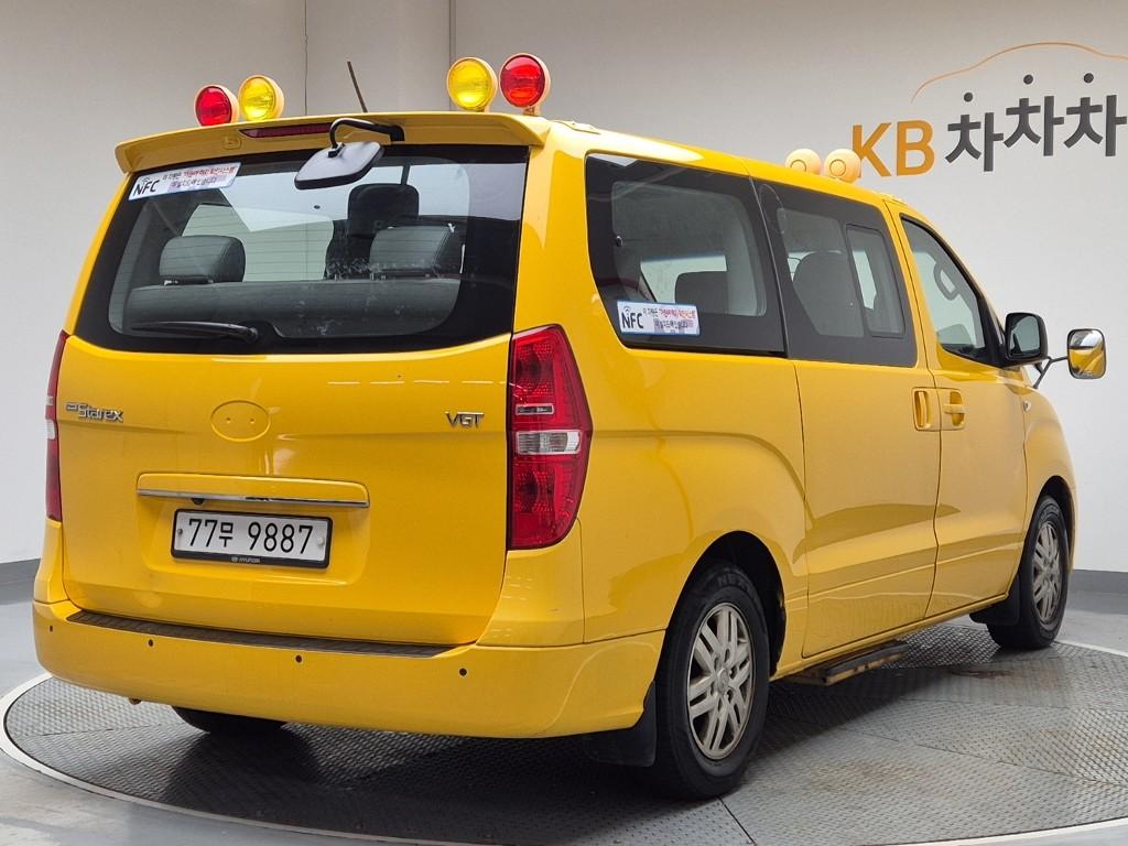 2016 HYUNDAI GRAND STAREX 