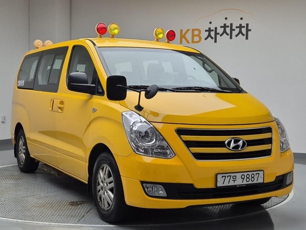 2016 HYUNDAI GRAND STAREX 