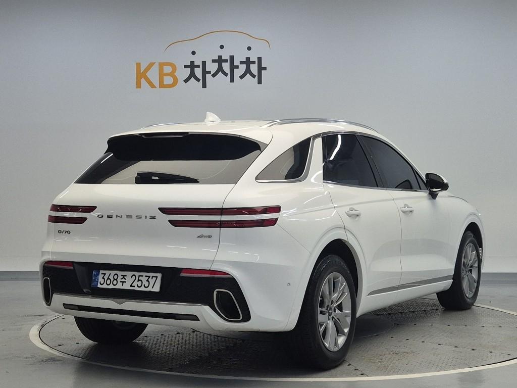 2024 GENESIS GV70 