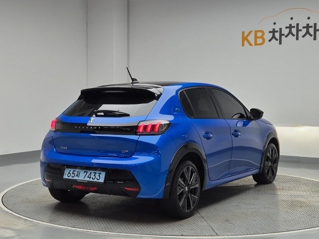 2023 PEUGEOT e-208 