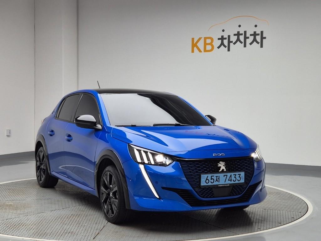 2023 PEUGEOT e-208 