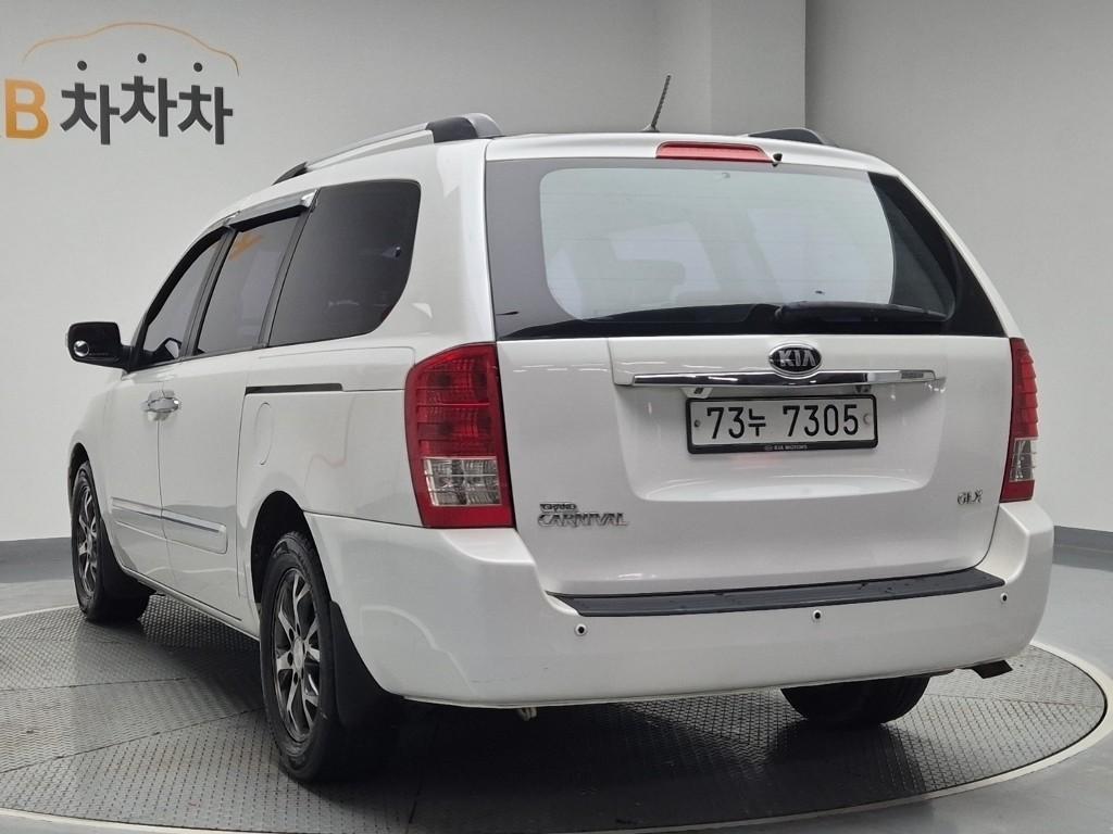 2013 KIA CARNIVAL R 