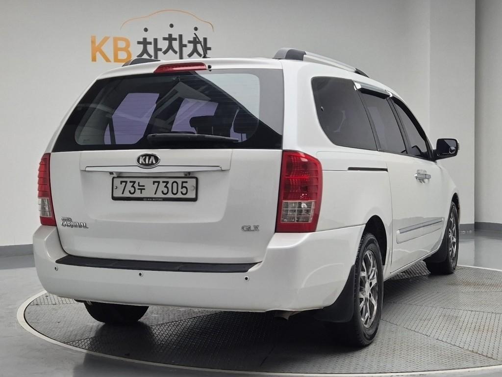 2013 KIA CARNIVAL R 