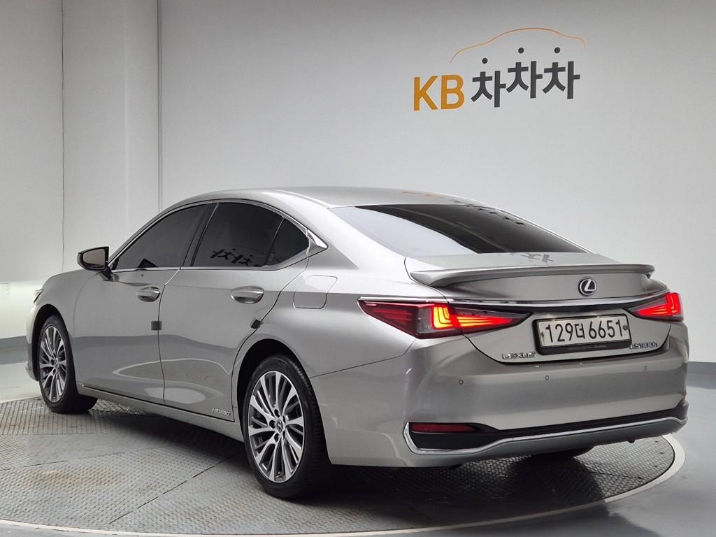 2020 LEXUS ES 