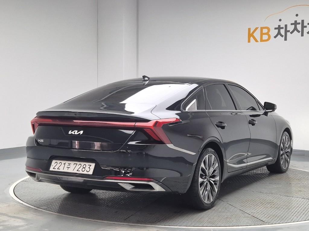 2022 KIA K8 