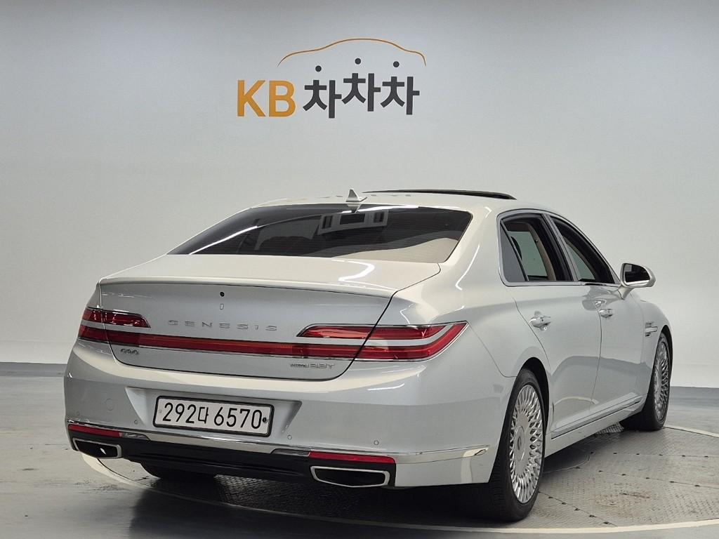 2019 GENESIS G90 