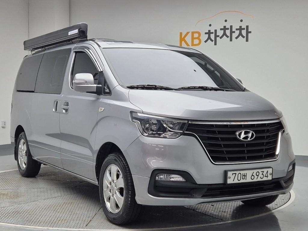 2018 HYUNDAI THE NEW GRAND STAREX 