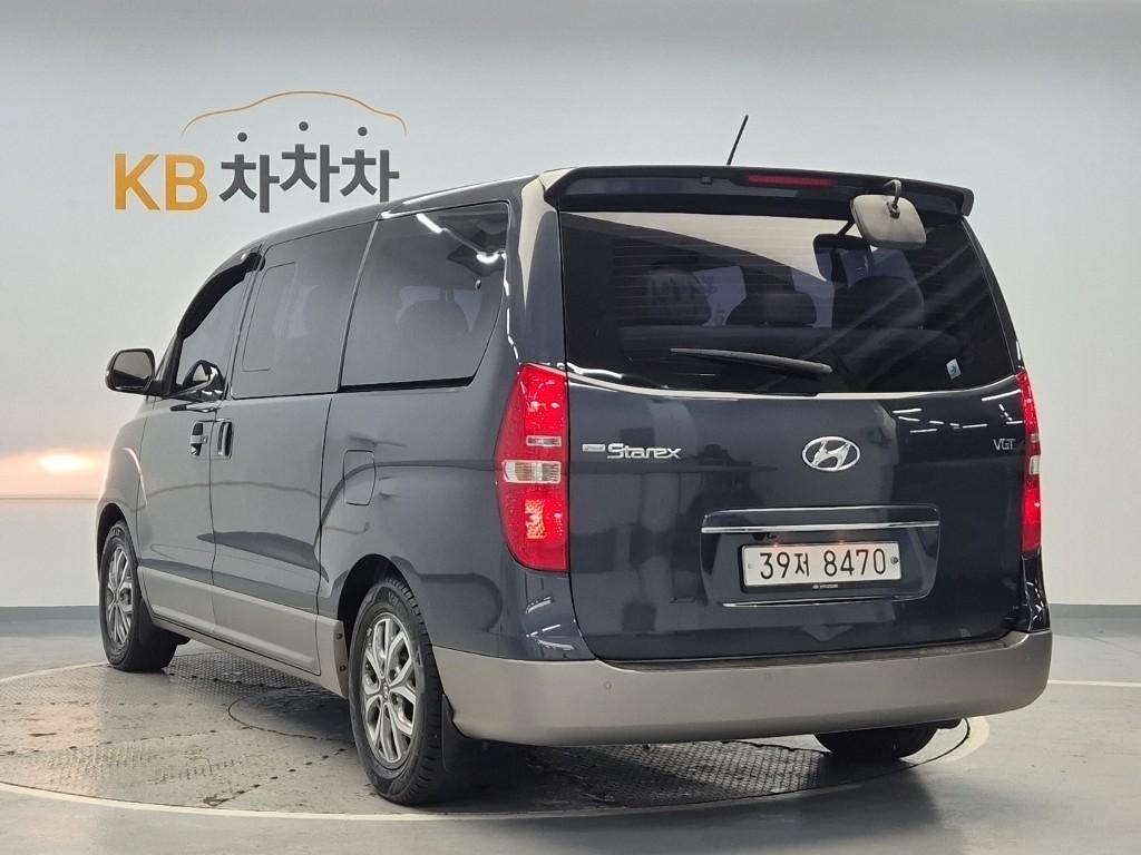 2018 HYUNDAI THE NEW GRAND STAREX 