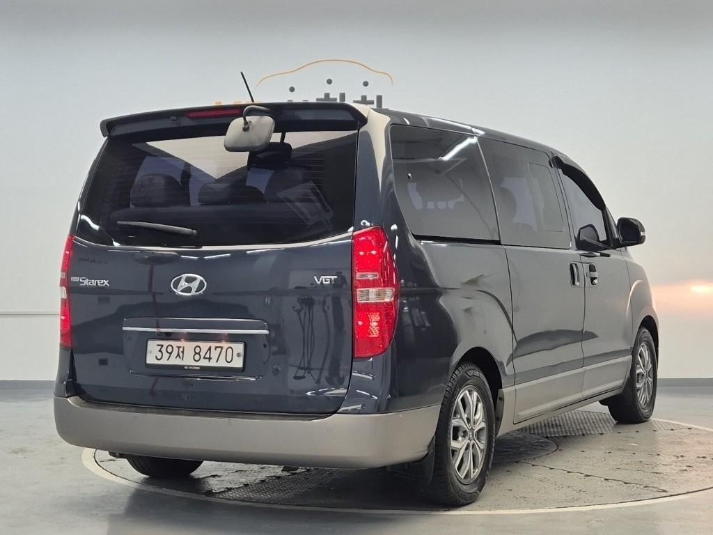 2018 HYUNDAI THE NEW GRAND STAREX 