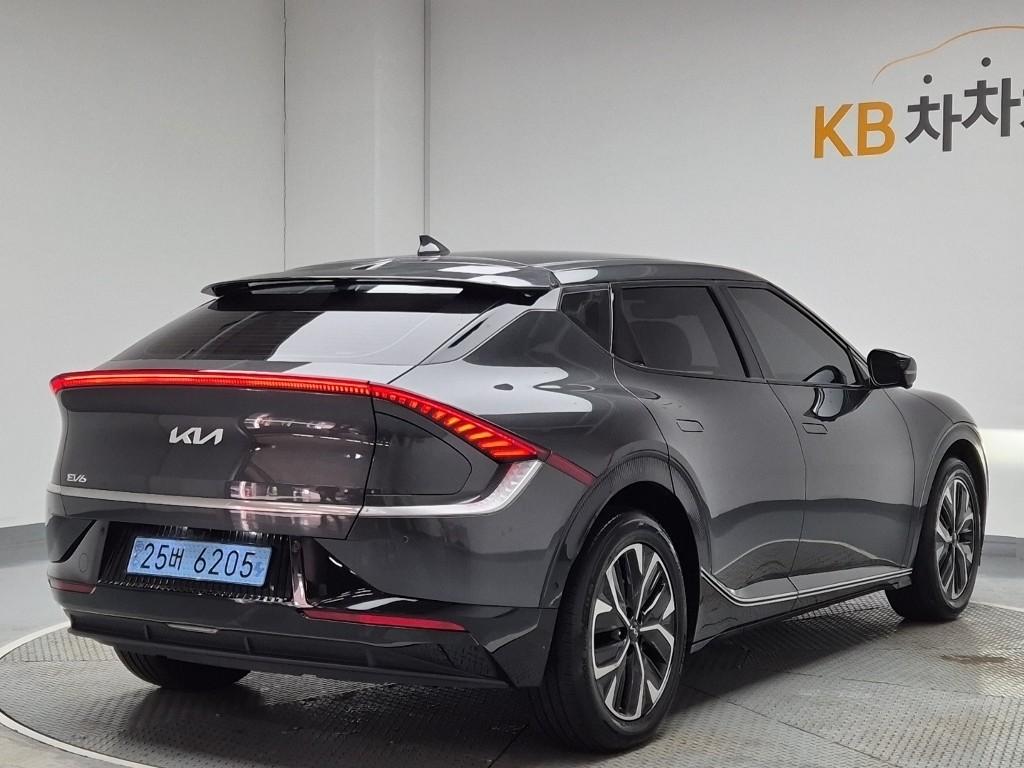 2022 KIA EV6 