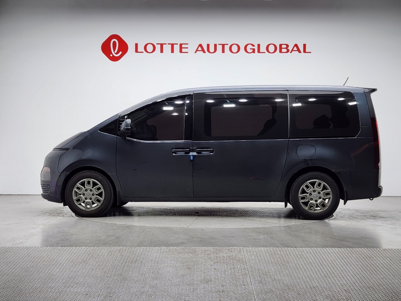 2023 HYUNDAI STARIA 2.2 Diesel Tourer 9seat 2W Modern