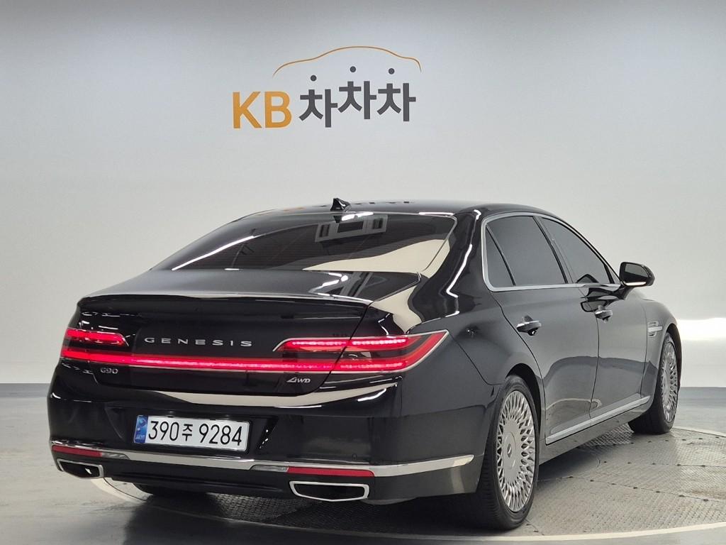 2021 GENESIS G90 
