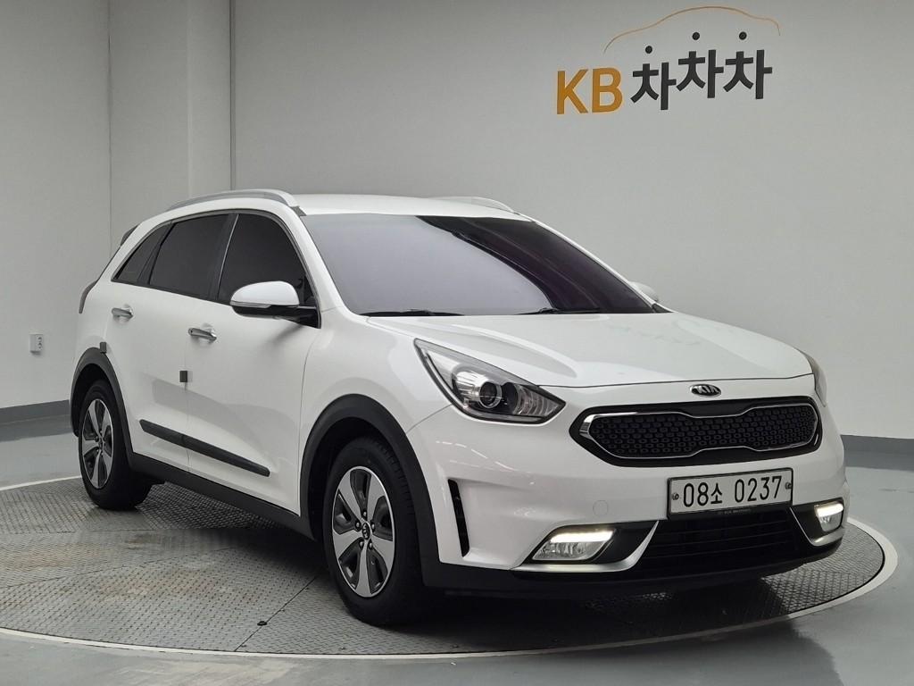 2017 KIA NIRO 
