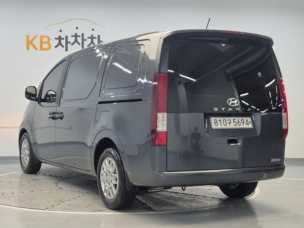 2024 HYUNDAI STARIA 