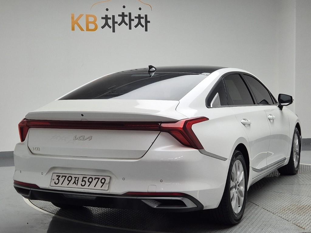 2022 KIA K8 