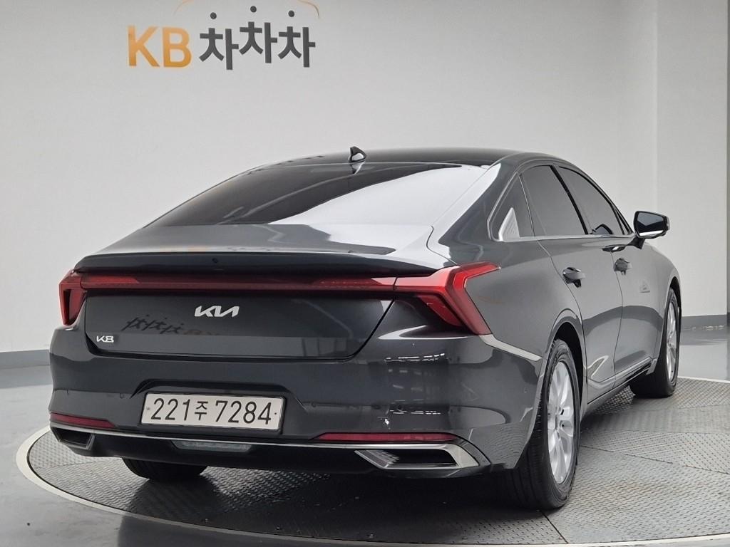 2022 KIA K8 