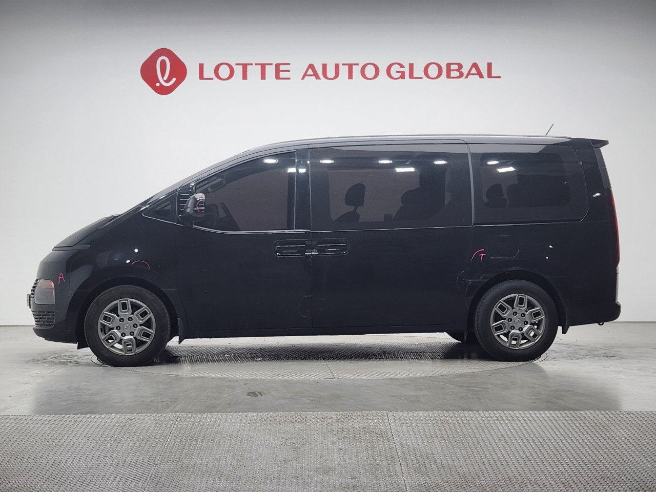 2022 HYUNDAI STARIA 2.2 Diesel Tourer 11seat 2W Modern